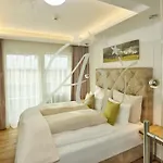 아파트호텔 A-vita Viktoria & A-vita Living Luxury 4*