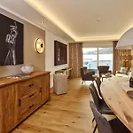 A-vita Viktoria & A-vita Living Luxury Апарт-готель Зефельд-ін-Тіроль