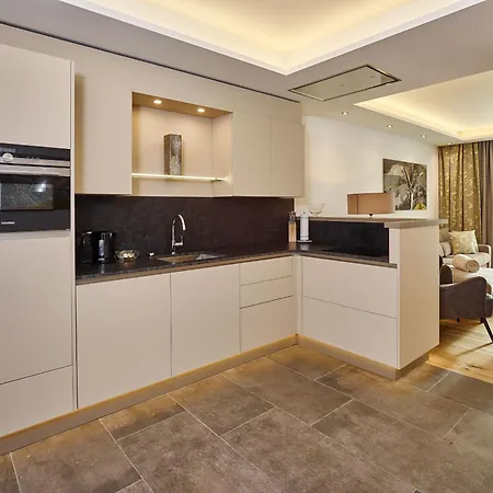 A-vita Viktoria & A-vita Living Luxury Апарт-отель