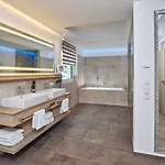 A-vita Viktoria & A-vita Living Luxury Апарт-отель 4*