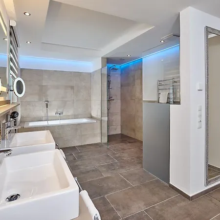 A-vita Viktoria & A-vita Living Luxury 4*