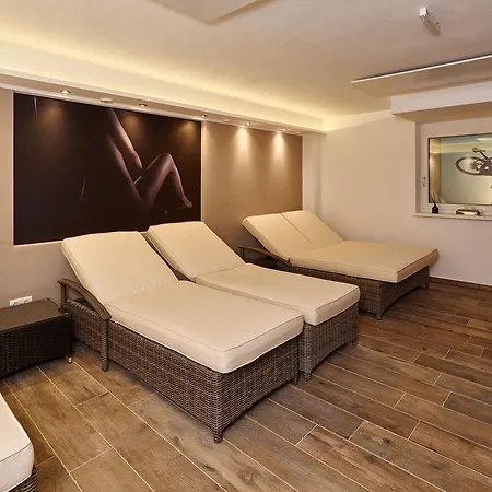 A-vita Viktoria & A-vita Living Luxury Апарт-готель 4*